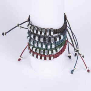 Braccialetto con bulloni