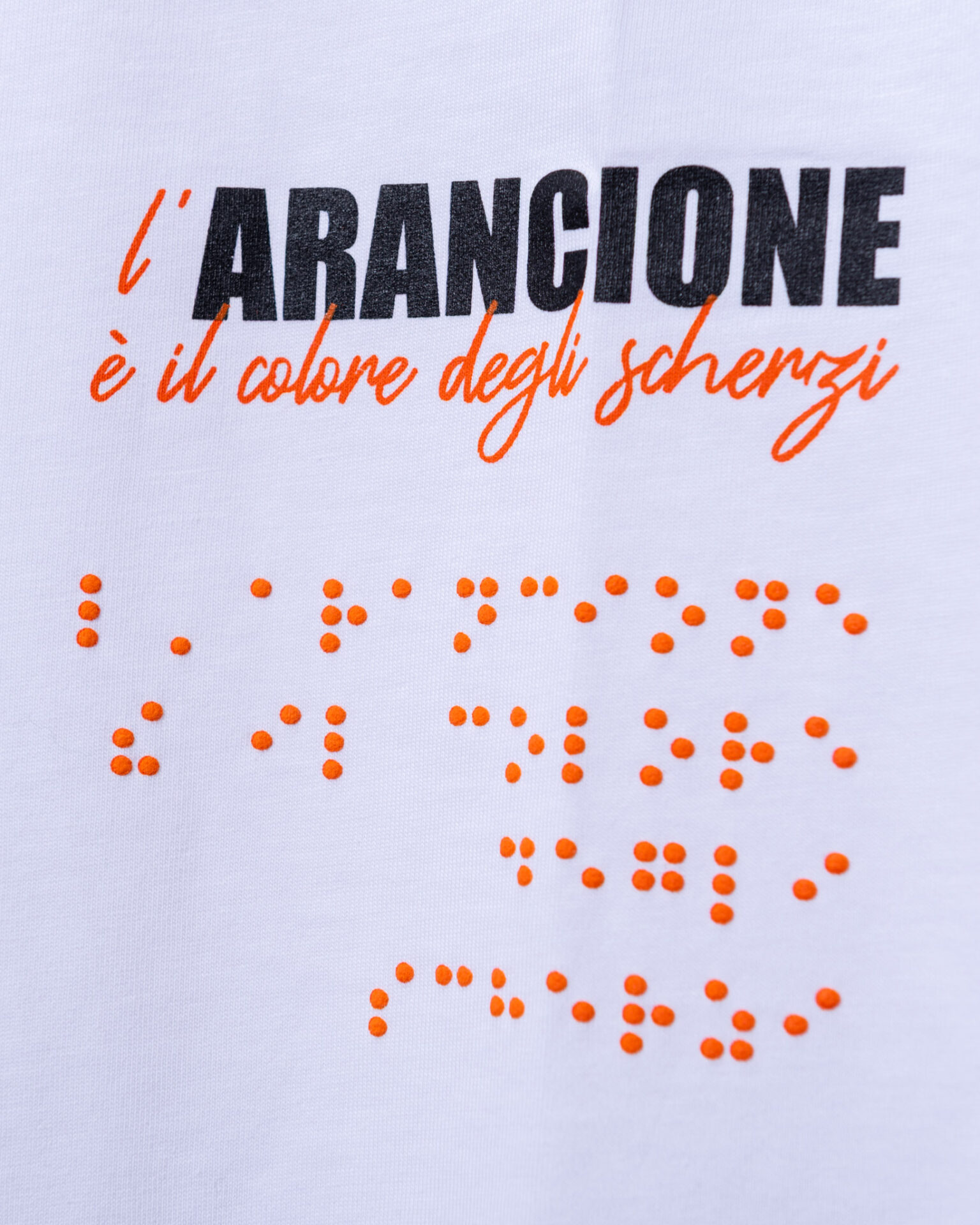 T-shirt Wear Your Voice - L’arancione è il colore degli scherzi - immagine 9