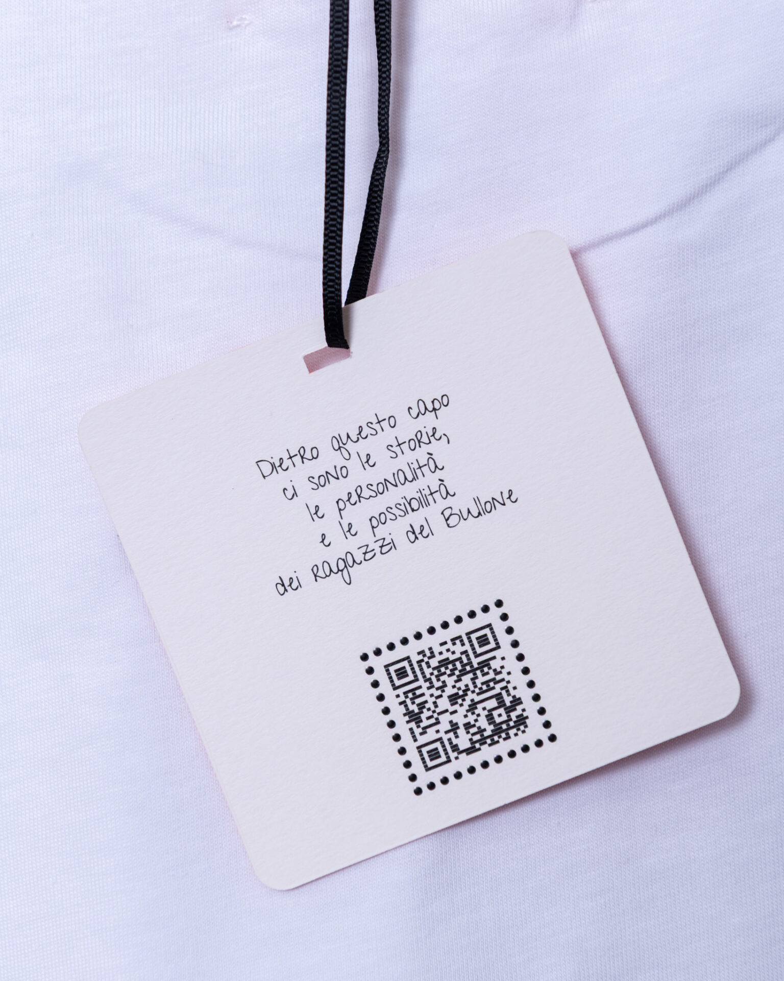 T-shirt Wear Your Voice - L’arancione è il colore degli scherzi - immagine 13