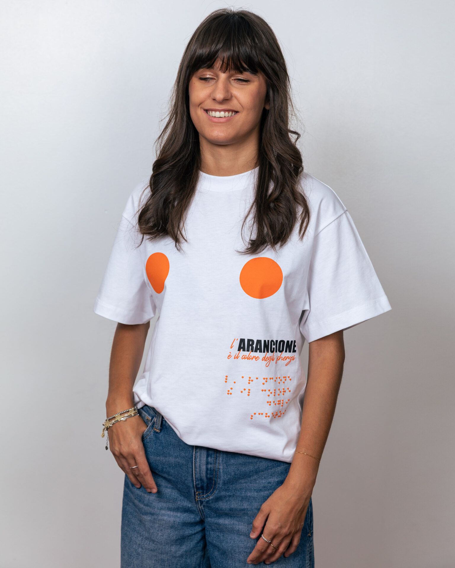 T-shirt Wear Your Voice - L’arancione è il colore degli scherzi - immagine 3
